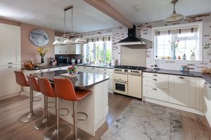 Kitchen- click for photo gallery